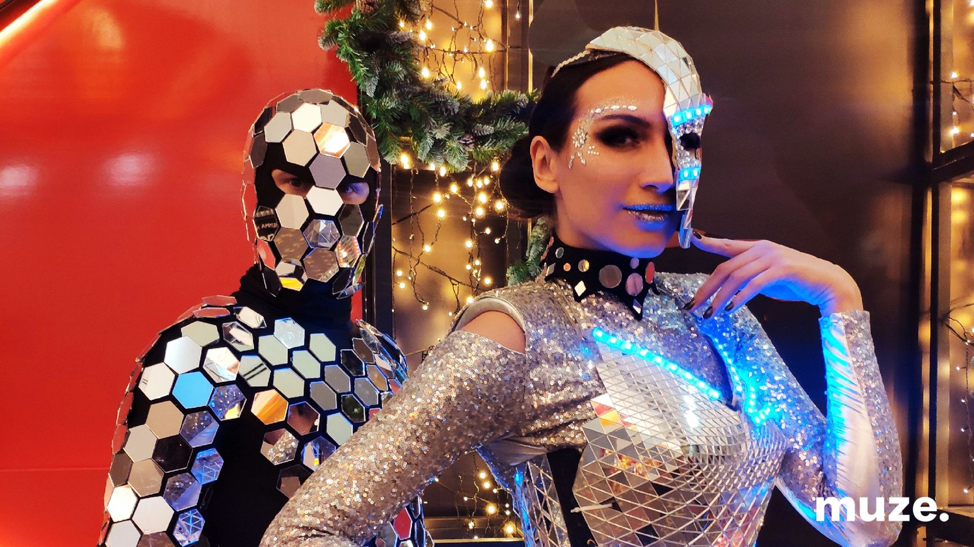 2231-Mirror Roaming Characters 2