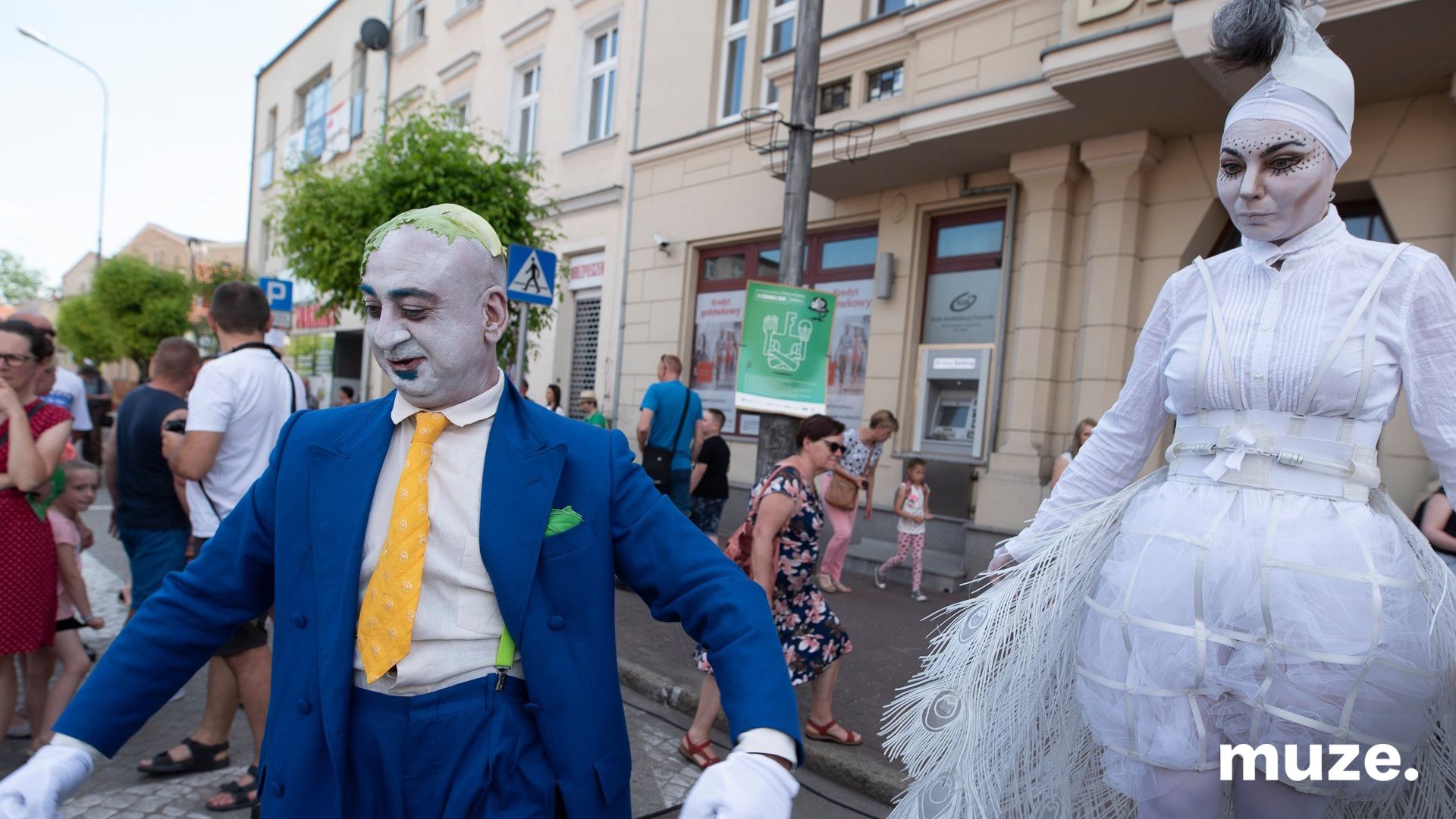 2314 & 2589-Street Theatre - The Royal Peacock and Mr Mapas 3