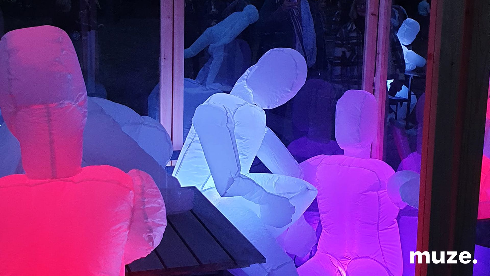 2526 - Installations - Inflated People Aufblasmenschen 3