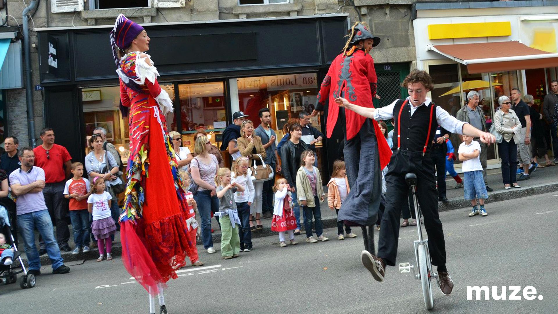 2612 - Roaming Parade - The French Parade 3