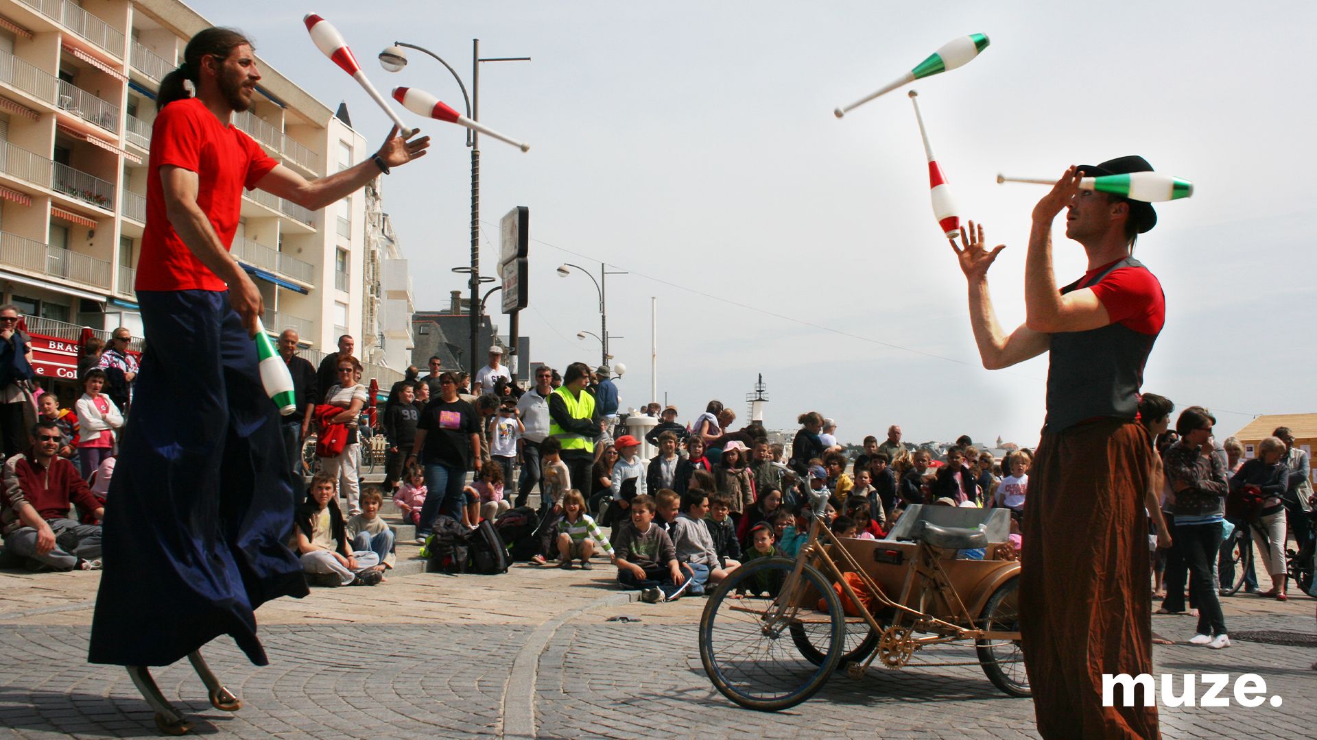 2612 - Roaming Parade - The French Parade