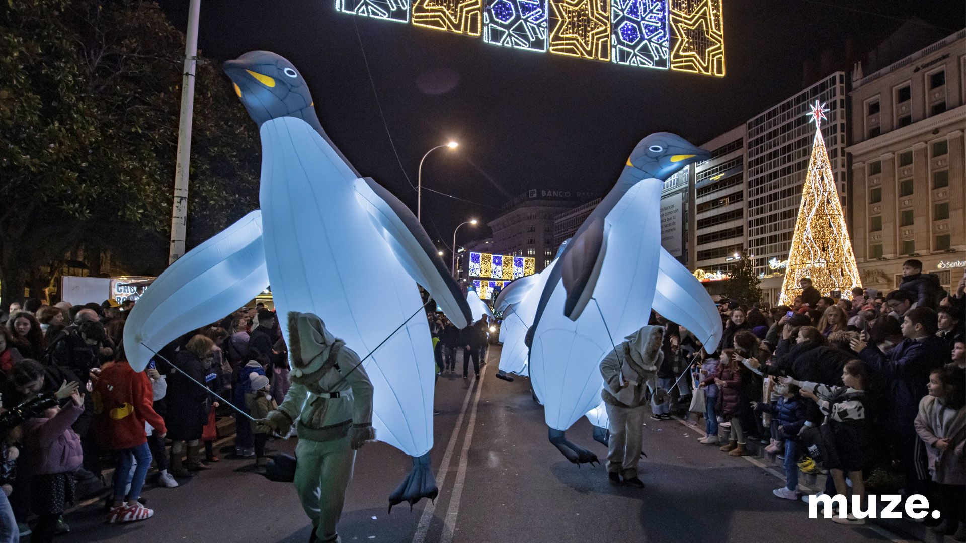 2778-Roaming Inflatables - Penguins 2