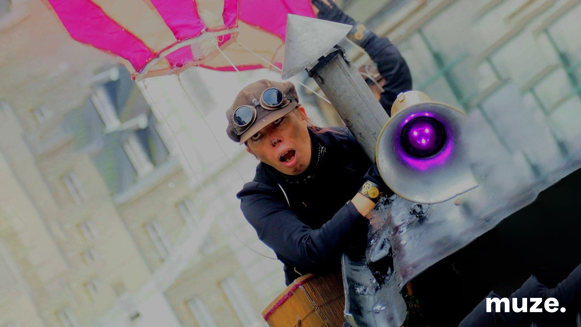 3083-Stilt Walker Parade - Hot Air Balloons Steampunk 3