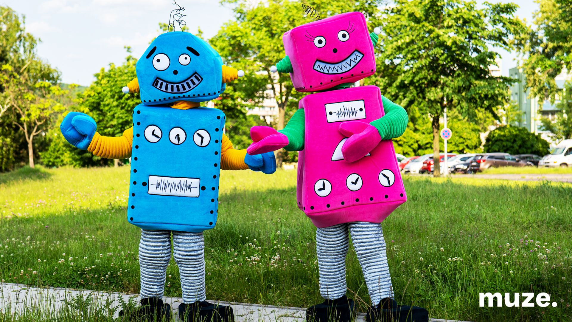 3107-Roaming Characters - Colorbots 2