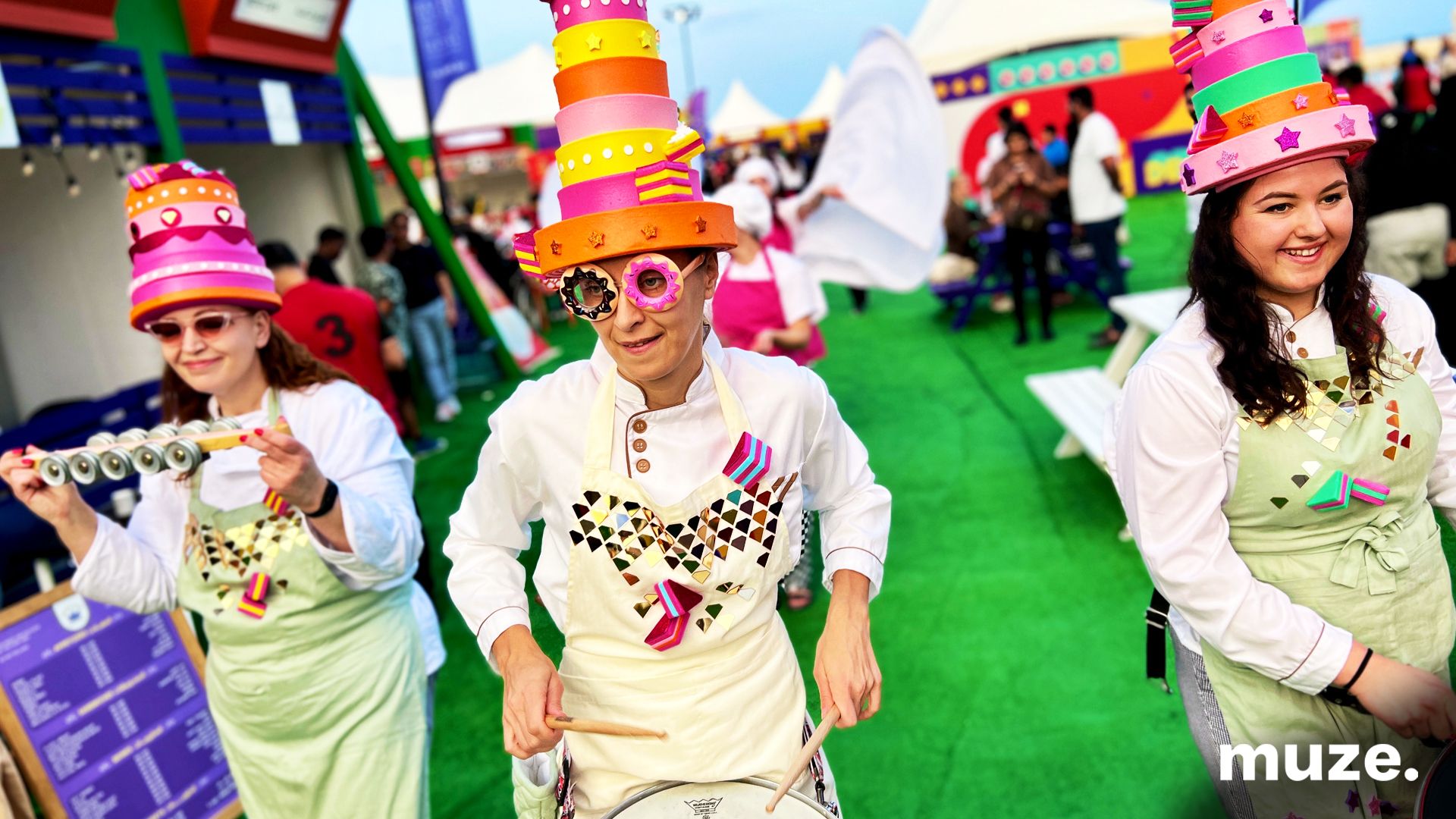 3107-Roaming Musicians - Donuts